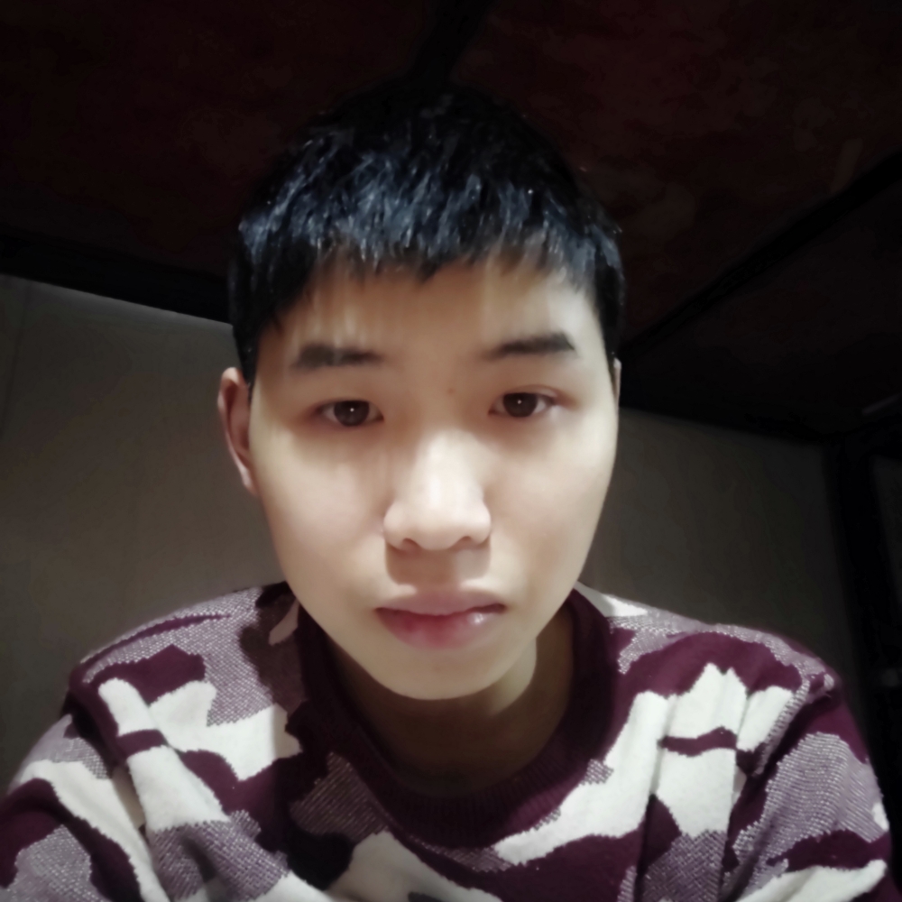 文静深拥短靴的照片