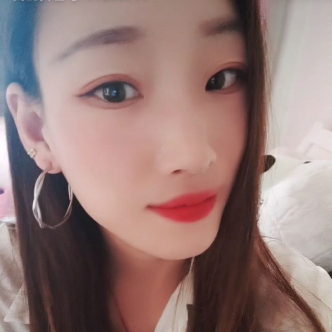 小小少女的照片