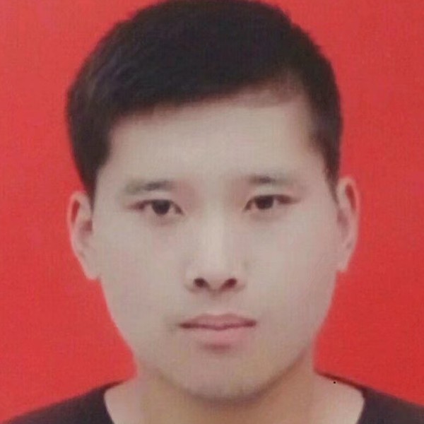 大碗深拥清秀的照片