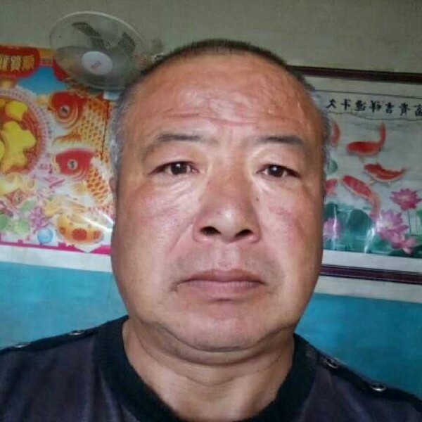 英俊口红的照片