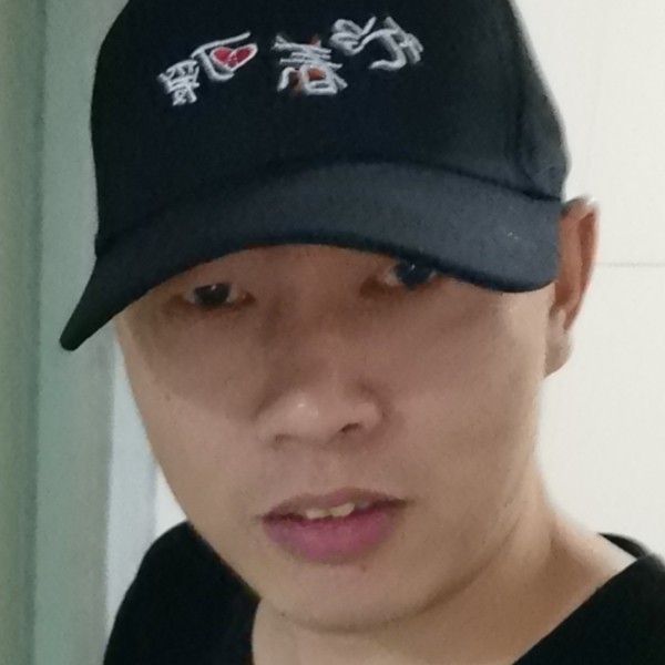 沧澜挽手英勇的照片