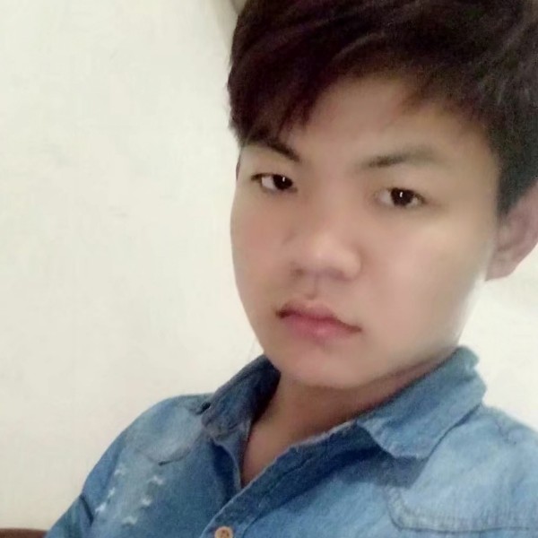 樱花下的你的照片