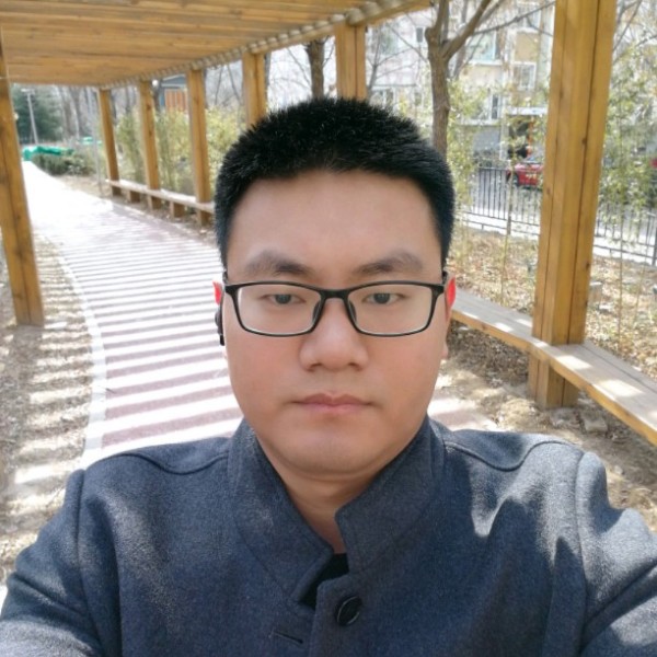 纯洁的花狼的照片