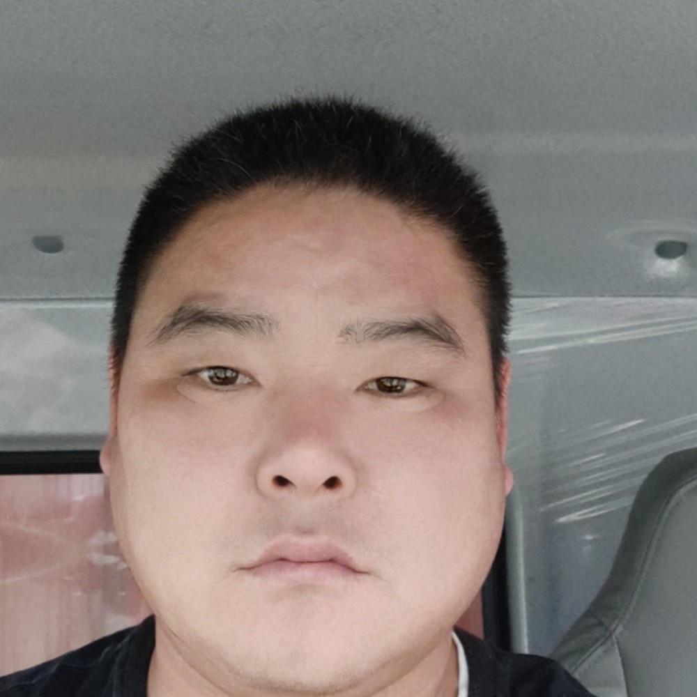 现代挽手朋友的照片