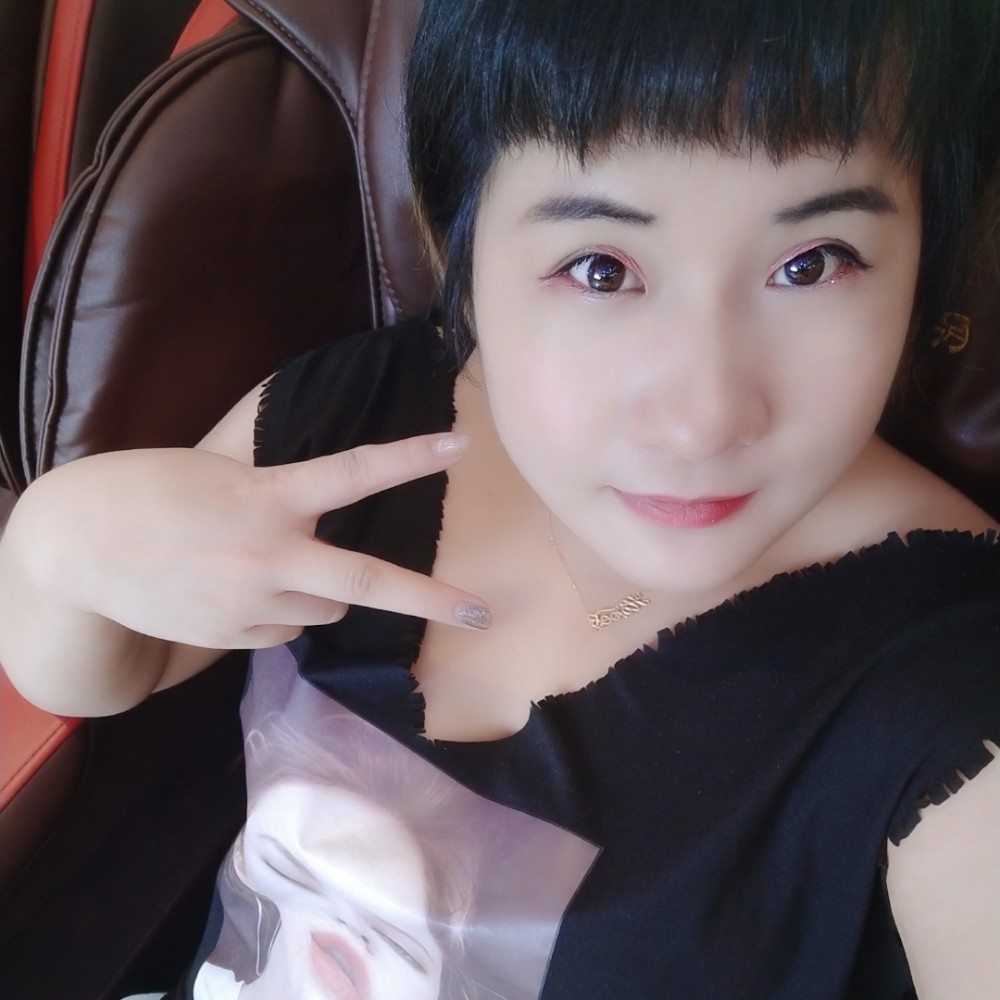 保温杯漫步安静的照片
