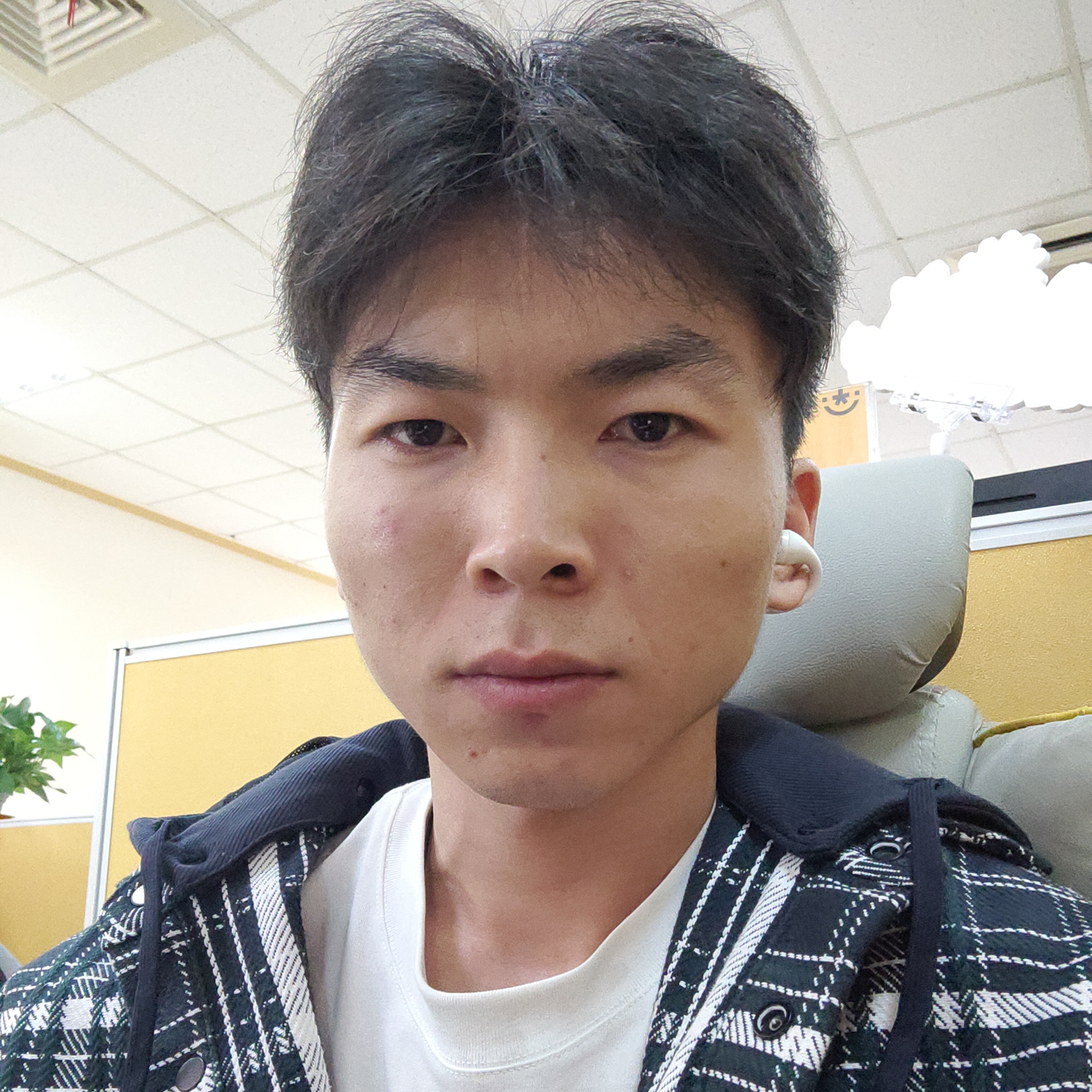 又落了一地花的照片