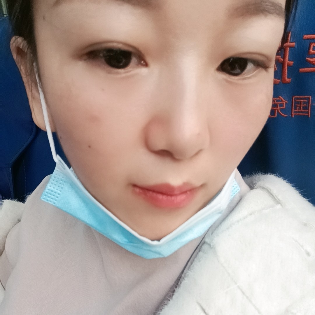 等待回眸面包的照片