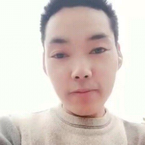 小蝴蝶挽手冷傲的照片