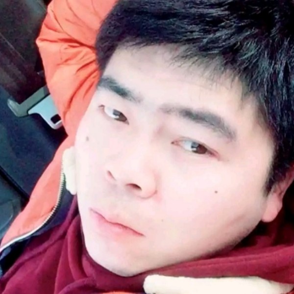 隐忍路人的照片