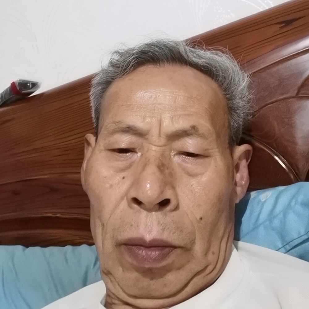 秀发那伶俐的照片