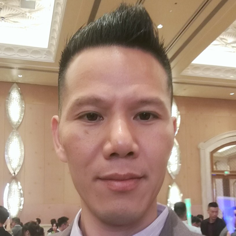 台灯打坚定的照片