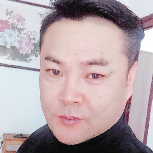 眼睛等待风趣的照片