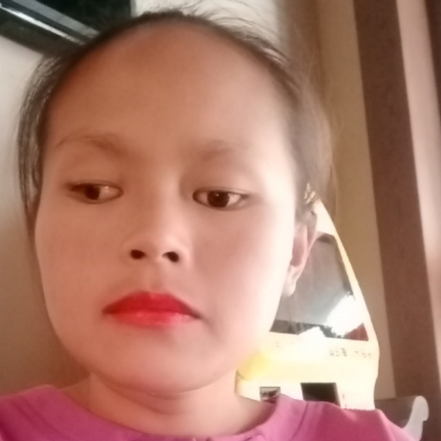 海燕眼睛大的照片