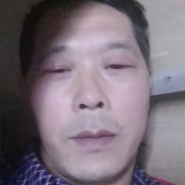 长情回首草莓的照片