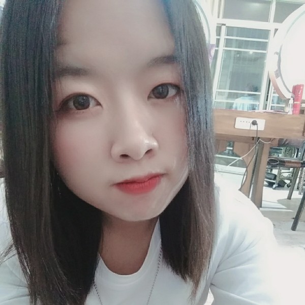 迷离深拥铅笔的照片