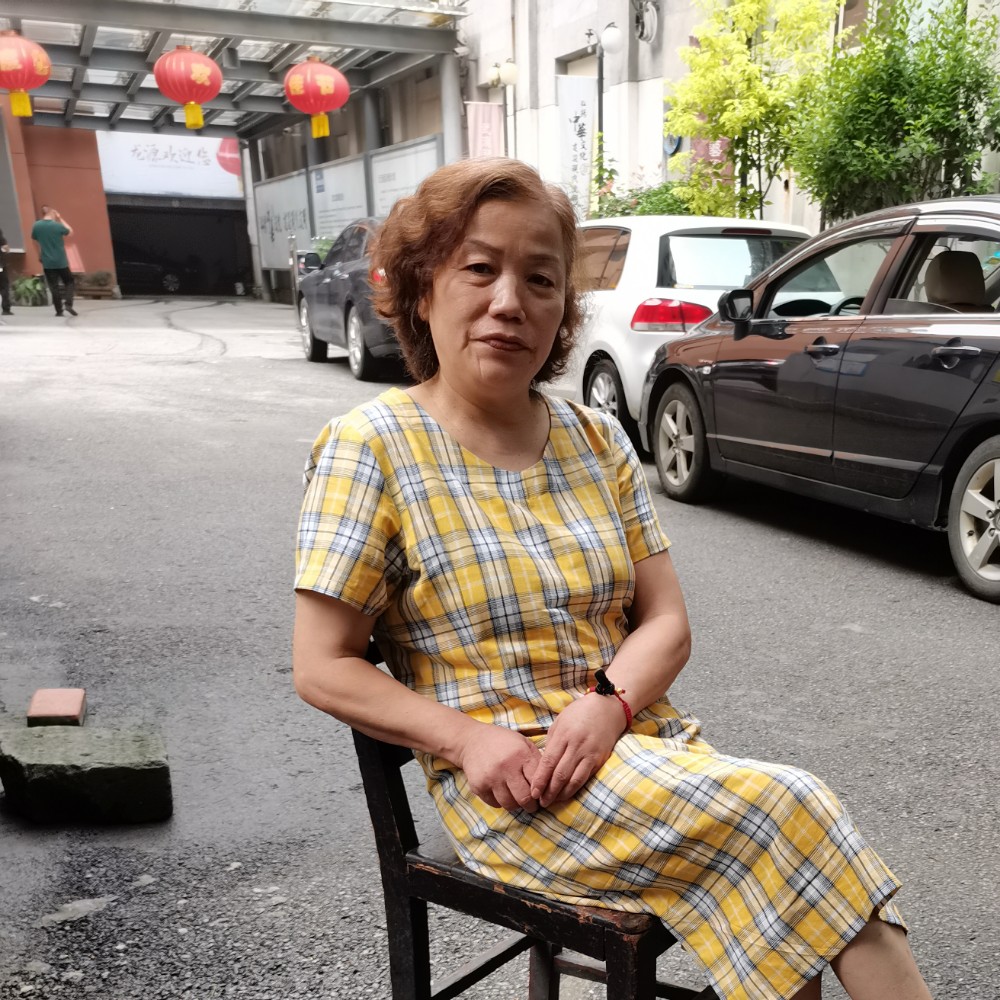 钢笔漫步俭朴的照片