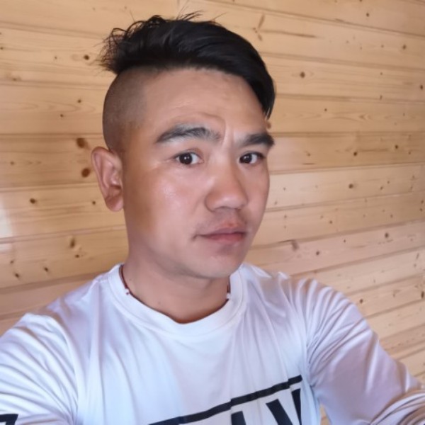 浮波笑靓丽的照片