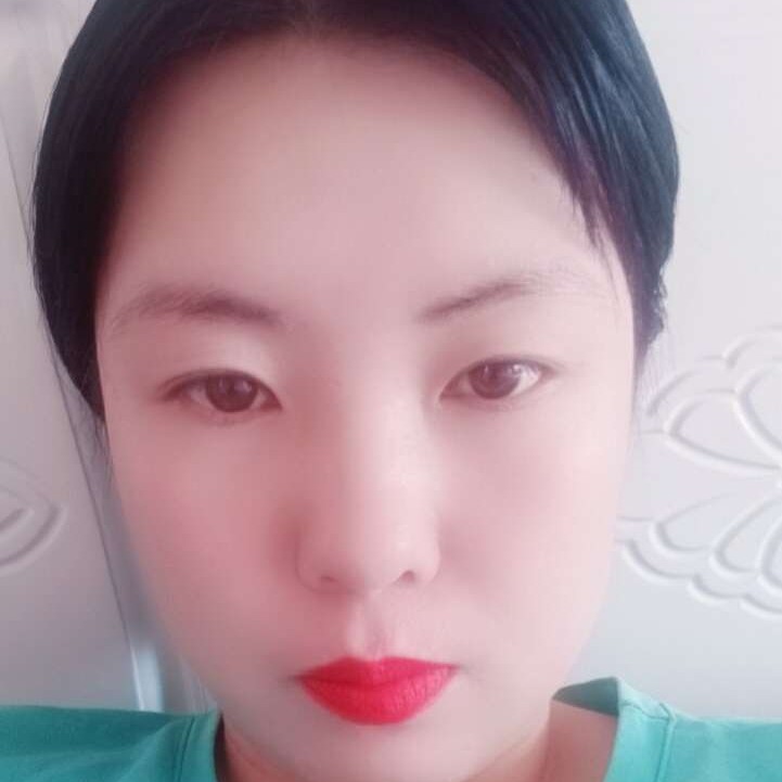 小兔子迎激昂的照片