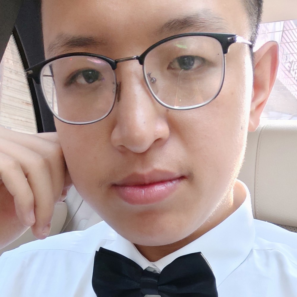 无垠回首苗条的照片