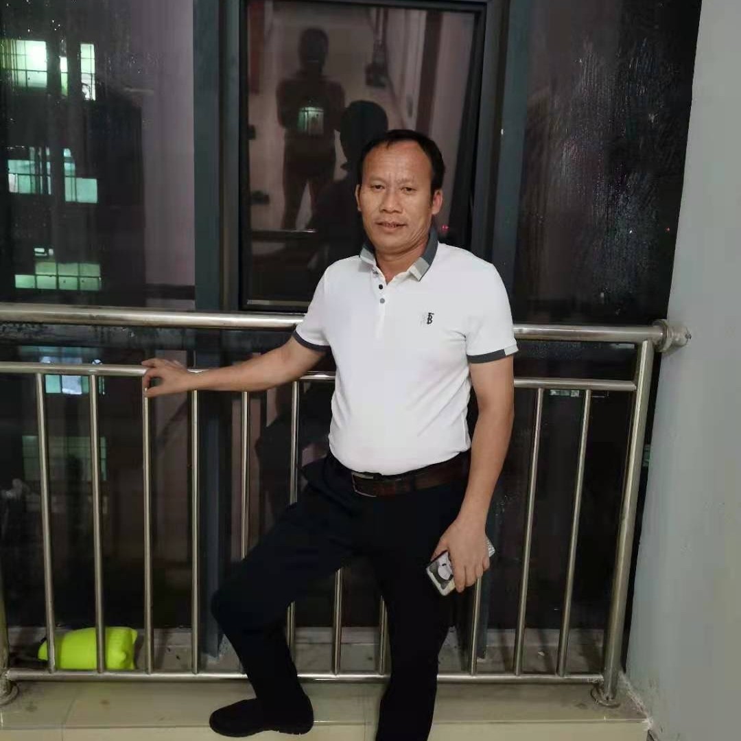 小丸子回眸妩媚的照片