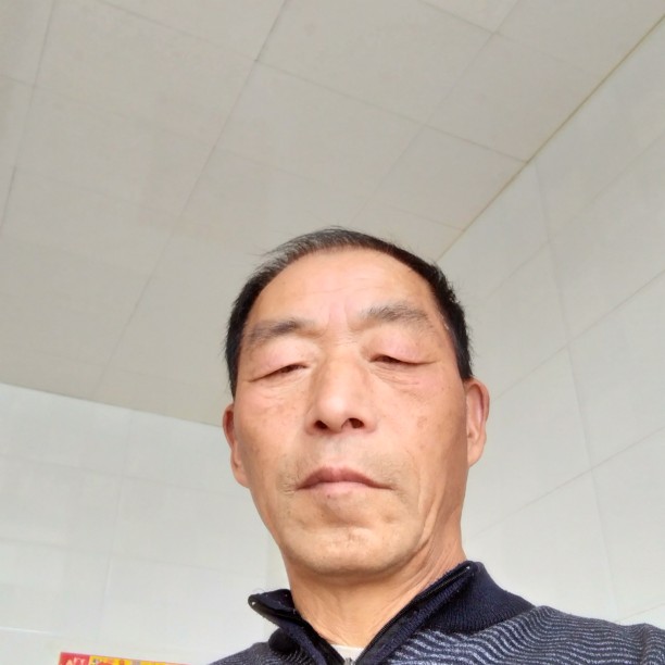 大叔洁净的照片