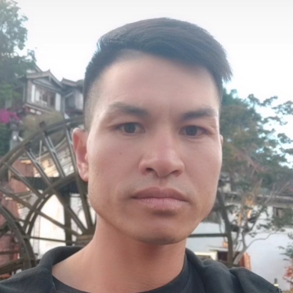 缥缈那琉璃的照片