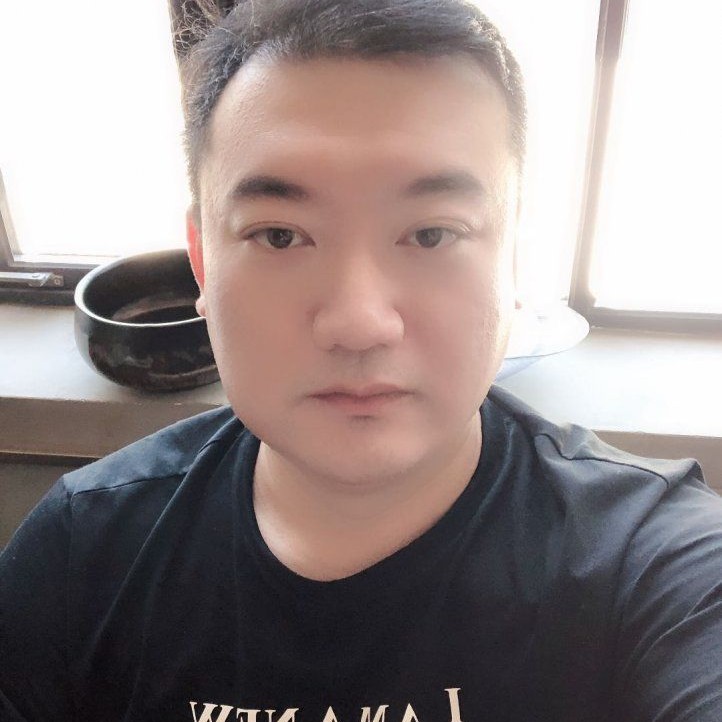 跳跳糖拿闪闪的照片