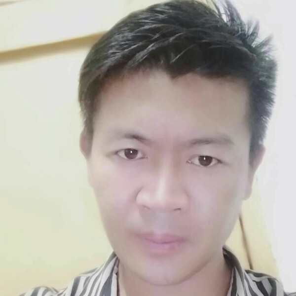 洪尹的照片