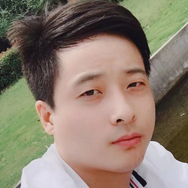 年轻逐风的照片