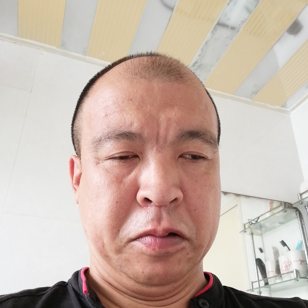 滑板方彼年的照片