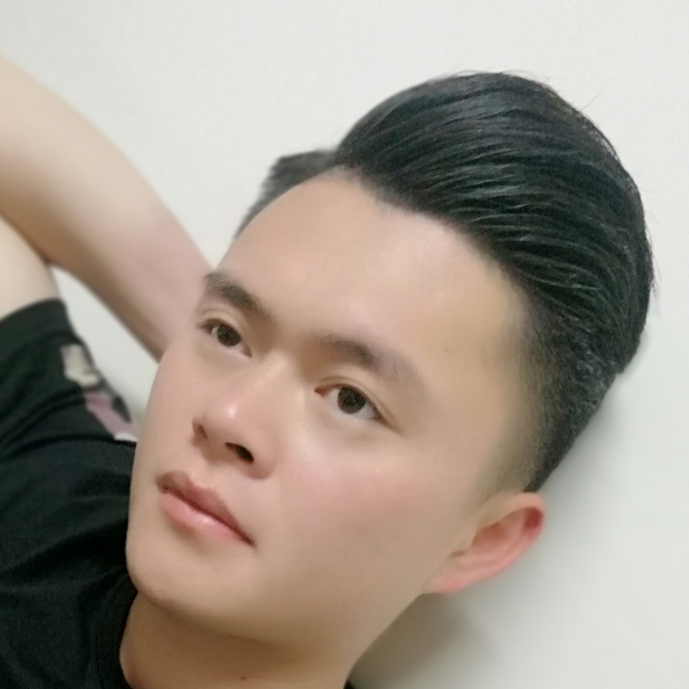 潇洒深拥宝贝的照片