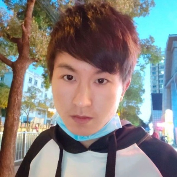 高冷的小渣男的照片