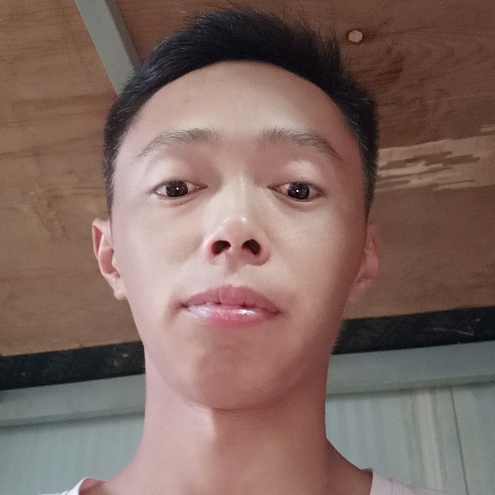 默默的高山的照片