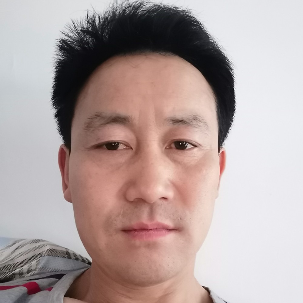 水杯贪玩的照片