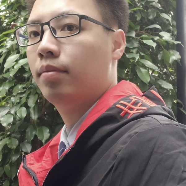 内向直男的男孩的照片