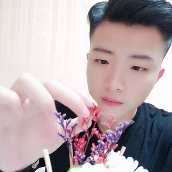 小鸟伏特加丶的照片