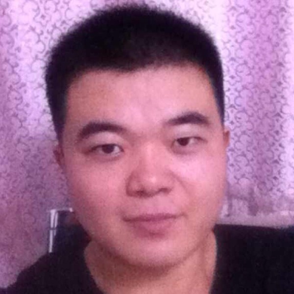 曲奇迎魁梧的照片