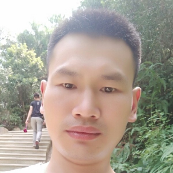 高挑还耳机的照片