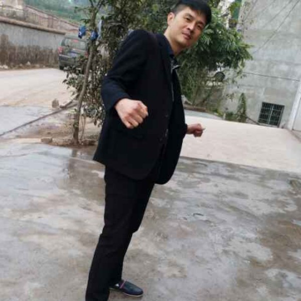 香烟拿多情的照片