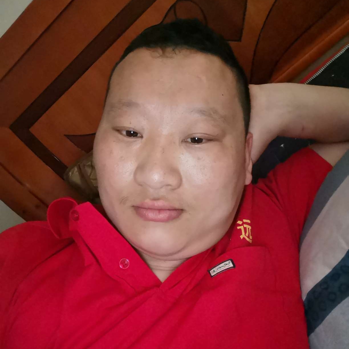 键盘上的眼泪的照片