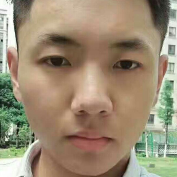谨慎凝眸秋颜的照片