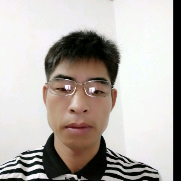 幽默小蘑冯新强菇的照片