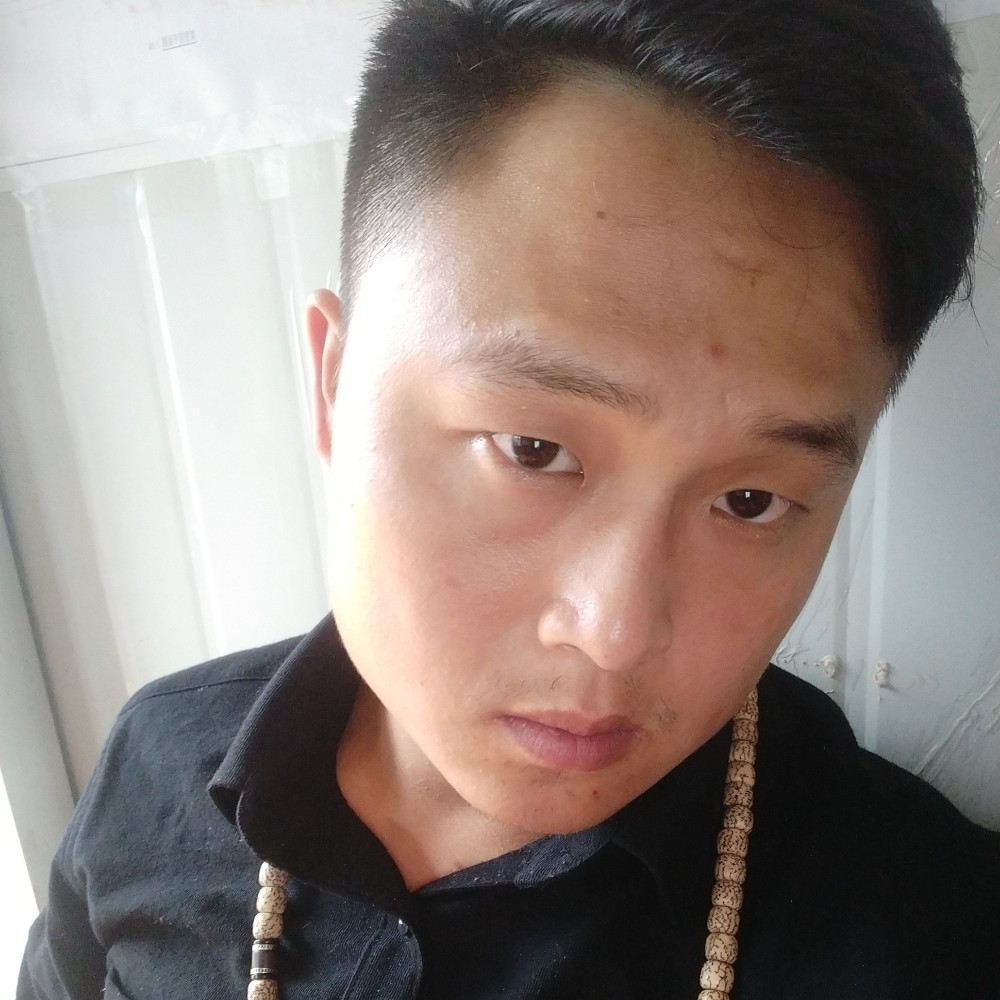 粗犷闻天寂的照片