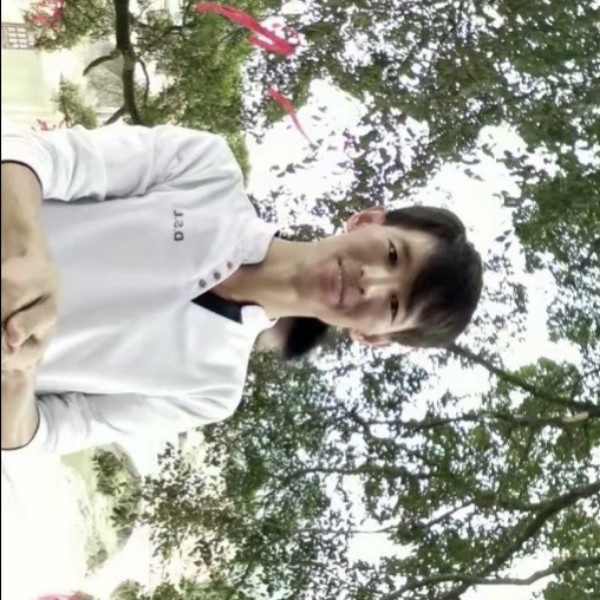 不许多情的照片