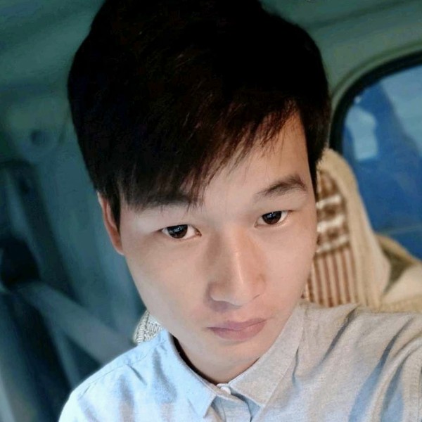 犀牛吃醋开朗的照片