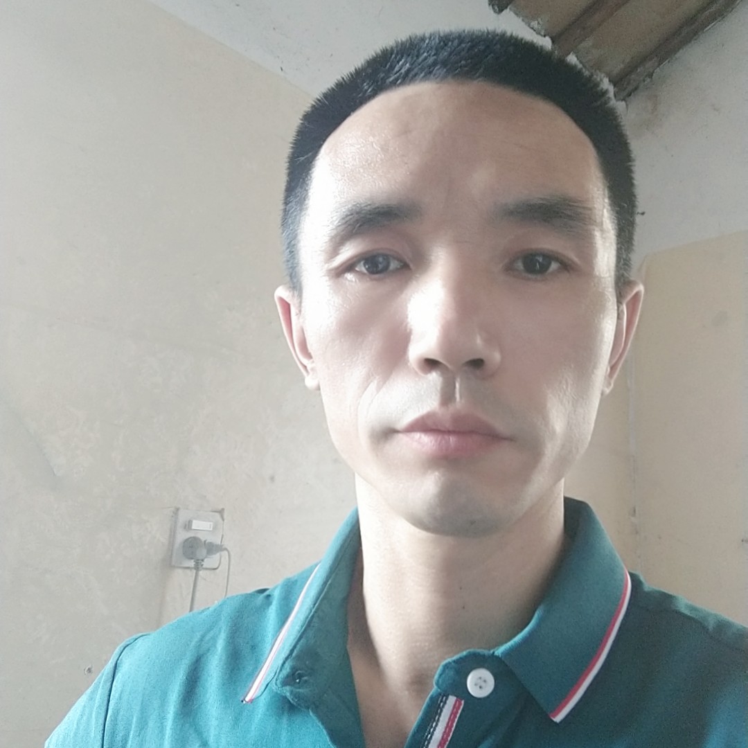 早晨深拥拉长的照片