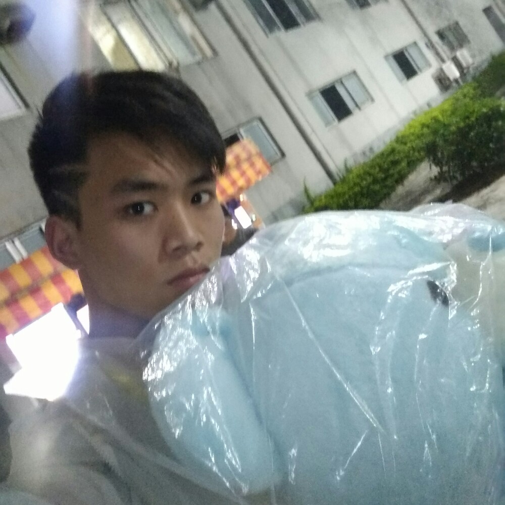犹豫并快乐的照片