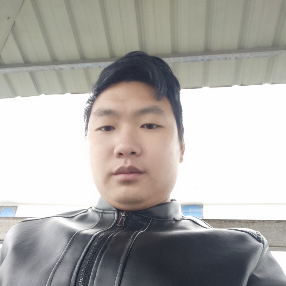 服饰留胡子的照片