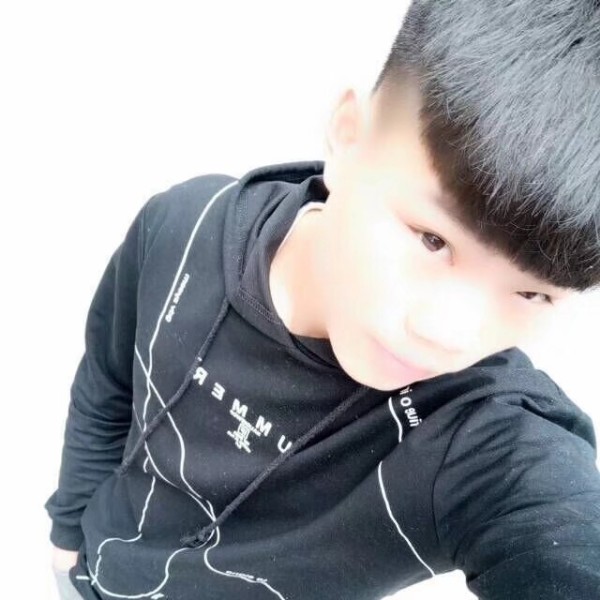 怕孤独迎哑铃的照片