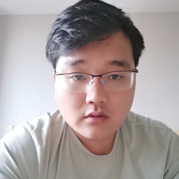 不会谈恋爱的猪的照片